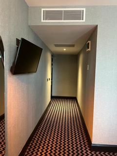 Academy Plaza Hotel | Dublin | Academy Plaza Hotel Accessible Hallway